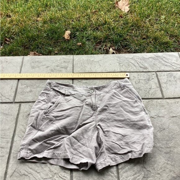 LOFT Pants - Blokecore gorpcore nostalgia earthy artisanal Ann Taylor 0 khaki shorts